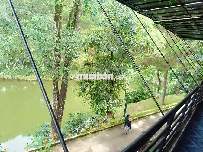 Bán mặt bằng giáp Công Viên Diên Hồng