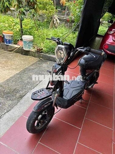Xe đạp điện Yadea màu Đen