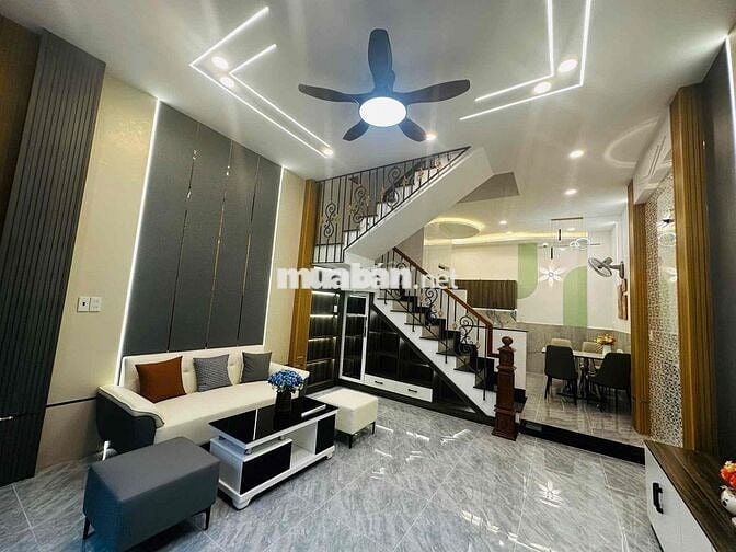 1%  Nhà sát bên Nhà Thờ Bắc Dũng. 4m6 dài 10m. 3 tầng. 4 phòng. xe tải
