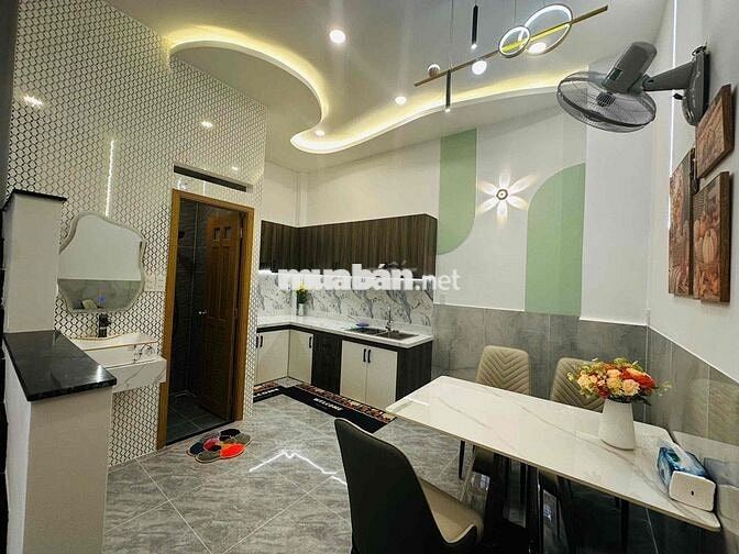 1%  Nhà sát bên Nhà Thờ Bắc Dũng. 4m6 dài 10m. 3 tầng. 4 phòng. xe tải