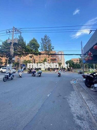 Vị trí đẹp, ít  nhà bán :  Hẻm xe hơi rộng 8m, Khu CC Bàu Cát