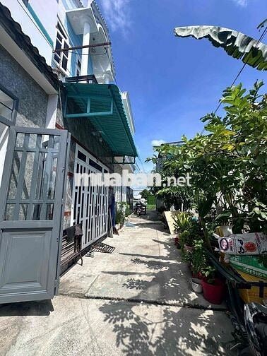 Nhà 400tr Mỹ Hạnh giáp Hóc Môn sang tên chính chủ