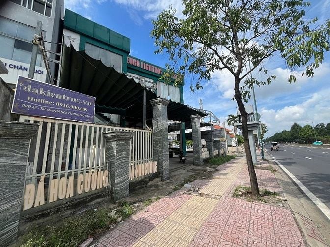 Chính Chủ cho thuê mặt bằng góc 2 mặt tiền 