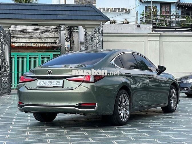 Lexus ES 250 2023 Xám 25.000 km