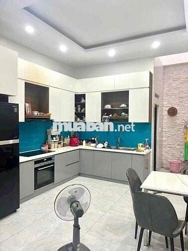 Vị trí đẹp, ít  nhà bán :  Hẻm xe hơi rộng 8m, Khu CC Bàu Cát