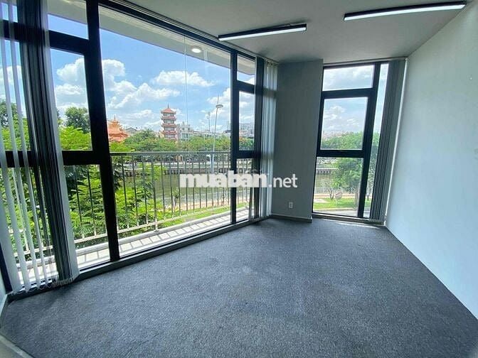 Văn Phòng Góc 3MT Hoàng Sa Q1, View sông thoáng mát 170m2