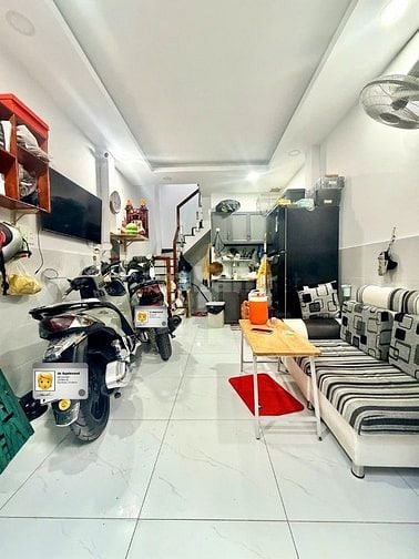 Bán gấp Nhà Mặt Tiền Đs Bình Long 3 tầng mới đẹp, 54m2sd chỉ hơn 2 tỷ.