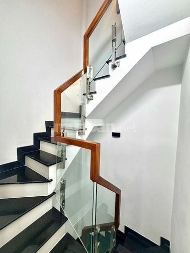 Bán gấp Nhà Mặt Tiền Đs Bình Long 3 tầng mới đẹp, 54m2sd chỉ hơn 2 tỷ.