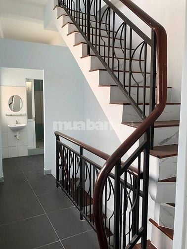 Quận 6. bán nhà hẻm Phạm Văn Chí. DT: 3x12m, 2 lầu sân thượng