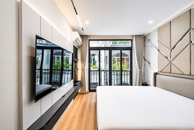Xe hơi trước nhà Tr Cao Vân,4 Tầng,5PN,Vuông vức,nhà có hẻm sau thoáng
