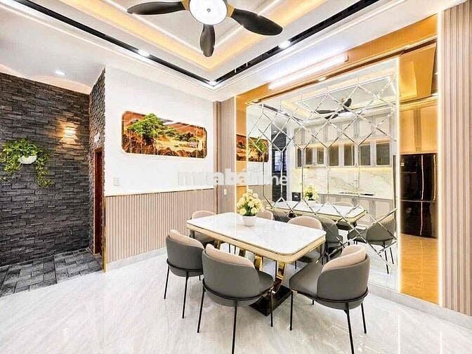 OTO Vào Nhà - 5 Tỷ 750 - Nhà 2 Tầng Lô Góc 64m² - KDC ANH TUẤN - Đối D