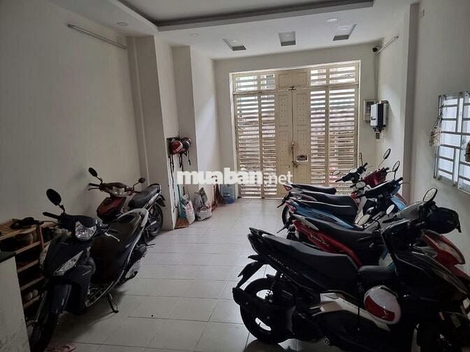 Phòng trọ cho nữ văn phòng, HSSV thuê, Quận 4 tiện làm việc và học tập
