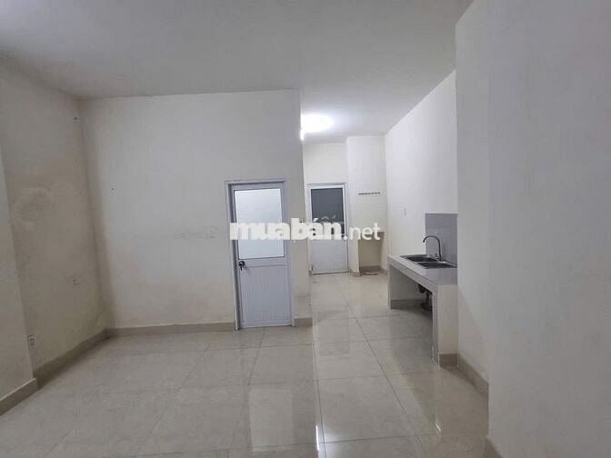 Phòng trọ cho nữ văn phòng, HSSV thuê, Quận 4 tiện làm việc và học tập