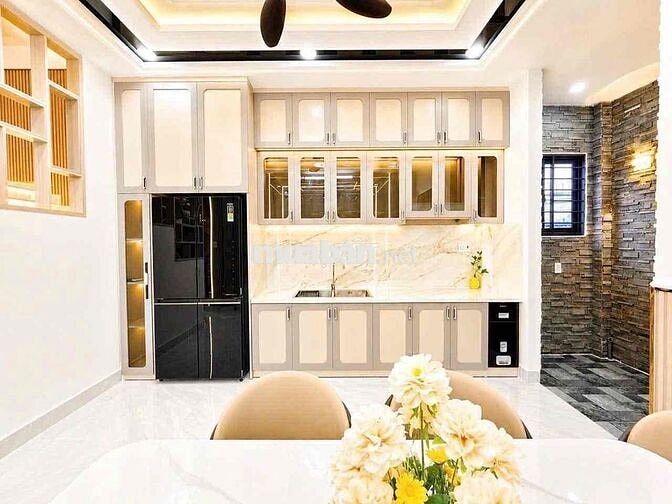 OTO Vào Nhà - 5 Tỷ 750 - Nhà 2 Tầng Lô Góc 64m² - KDC ANH TUẤN - Đối D