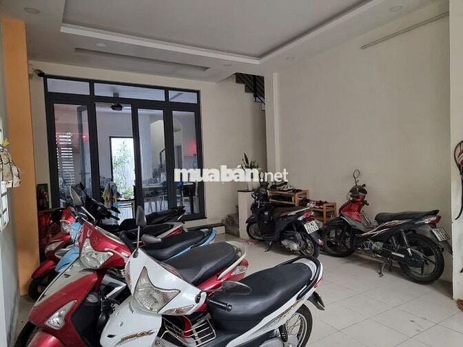 Phòng trọ cho nữ văn phòng, HSSV thuê, Quận 4 tiện làm việc và học tập