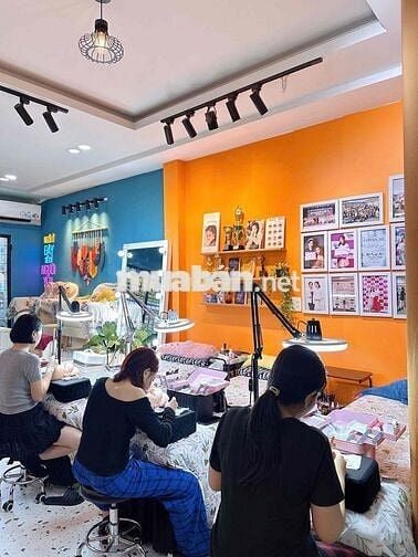 Cần sang tiệm Nail, Mi ở Tân Bình. Như Hình ảnh