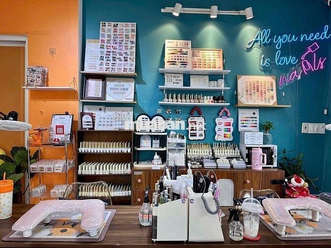Cần sang tiệm Nail, Mi ở Tân Bình. Như Hình ảnh