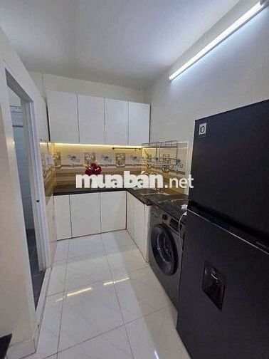 Nhà đẹp trệt lầu full nội thất ở Lê văn lương Nhà Bed