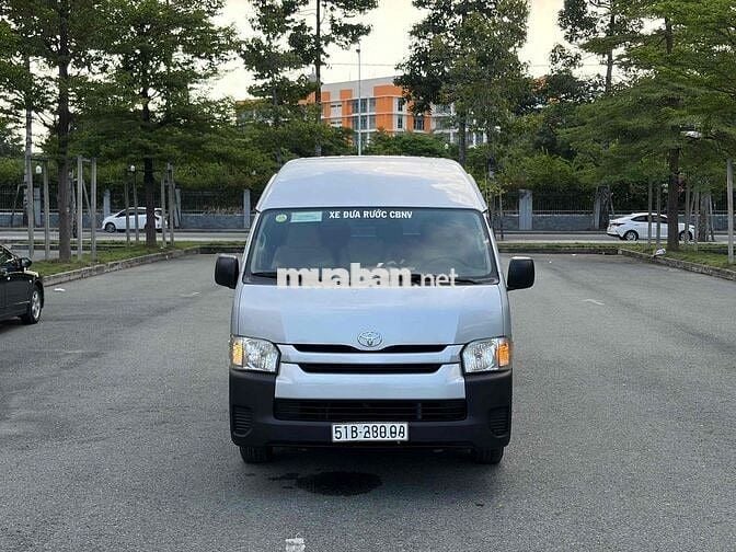 Toyota Hiace 2017 Dầu Số sàn 320.000 km Bạc