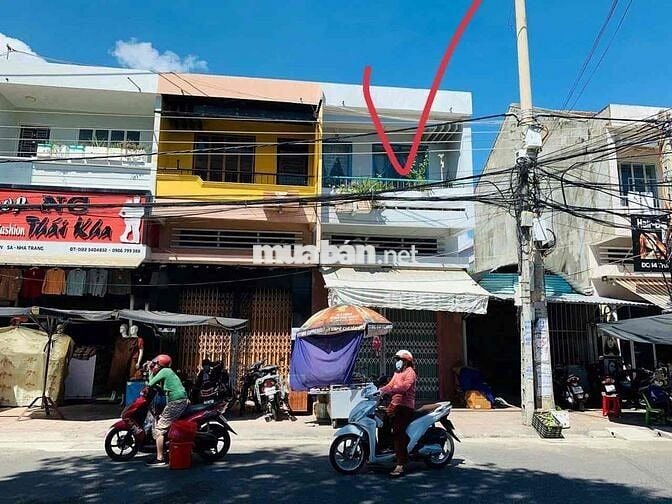 Chính Chủ Cần Bán Căn Nhà Mặt Tiền Chợ Bình Tân lớn nhất Nha Trang