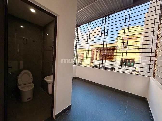 Nhà ngõ 157 Hồ Sen, đẹp mới tinh 55m2 3 tầng giá 4.25tỷ