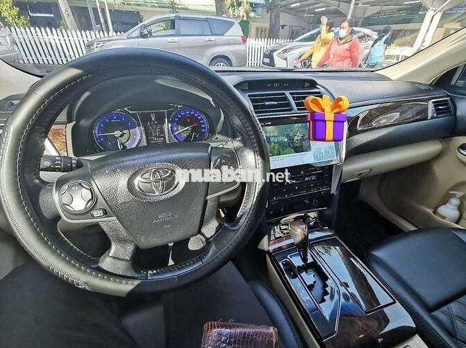 Bán xe gia đình Toyota Camry 2.5G 2016