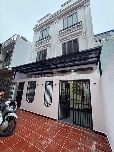 Nhà ngõ 157 Hồ Sen, đẹp mới tinh 55m2 3 tầng giá 4.25tỷ