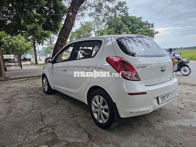Hyundai i20 1.4AT 2013 Trắng Tự động 8 vạn
