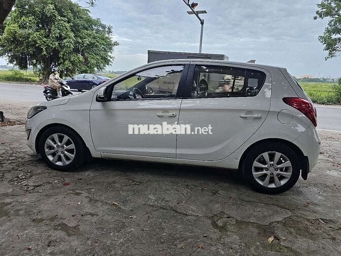 Hyundai i20 1.4AT 2013 Trắng Tự động 8 vạn