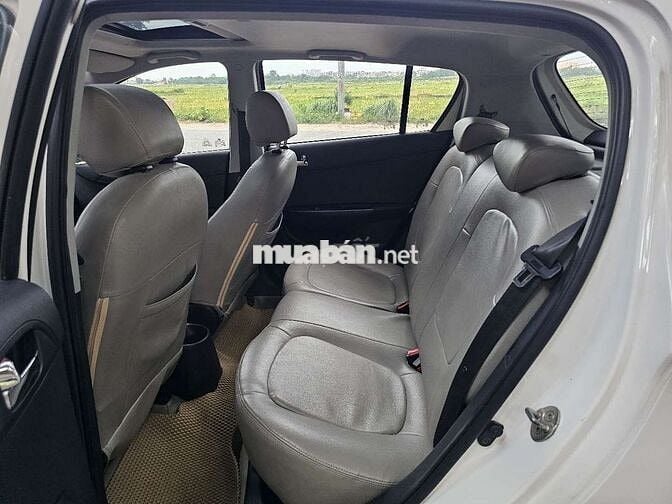 Hyundai i20 1.4AT 2013 Trắng Tự động 8 vạn