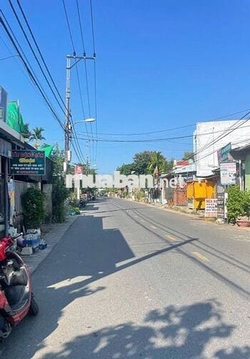 NHỈNH 1 TỈ - ĐẤT HOÀ TIẾN DT 170M ĐƯỜNG BÊ TÔNG 5M. SÁT UỶ BAN XÃ