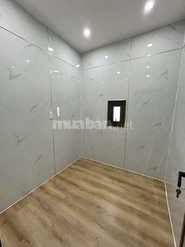 Chỉ 2.7 tỷ Nhà Hẻm Xe Tải mới dọn vào ở ngay 2PN 2WC.