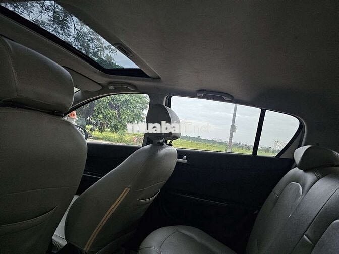 Hyundai i20 1.4AT 2013 Trắng Tự động 8 vạn