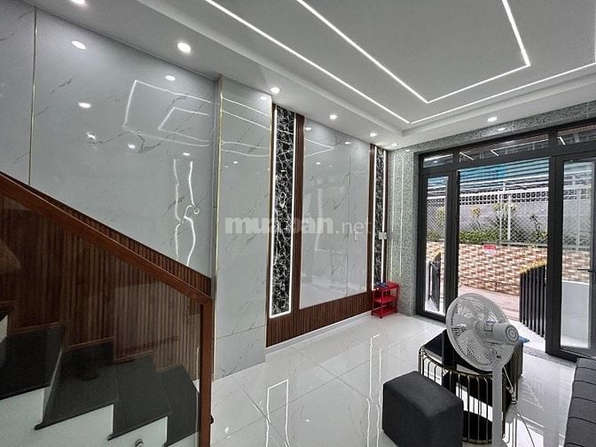 Chỉ 2.7 tỷ Nhà Hẻm Xe Tải mới dọn vào ở ngay 2PN 2WC.