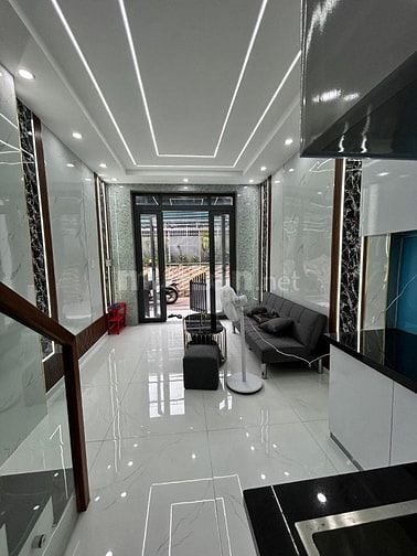 Chỉ 2.7 tỷ Nhà Hẻm Xe Tải mới dọn vào ở ngay 2PN 2WC.