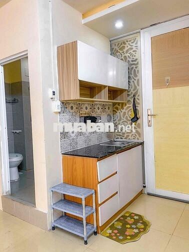 Phòng có ban công bên cạnh lotte Cộng Hoà