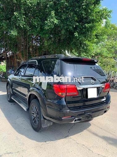 Toyota Fortuner 2016 2.4G Dầu Số sàn Đen