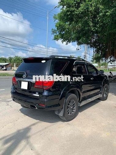 Toyota Fortuner 2016 2.4G Dầu Số sàn Đen