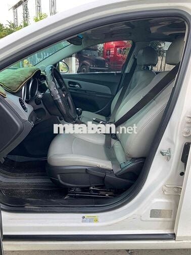 Chevrolet Cruze 2015 1.6MT Số sàn Trắng 90000 km