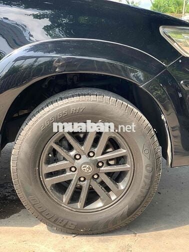 Toyota Fortuner 2016 2.4G Dầu Số sàn Đen