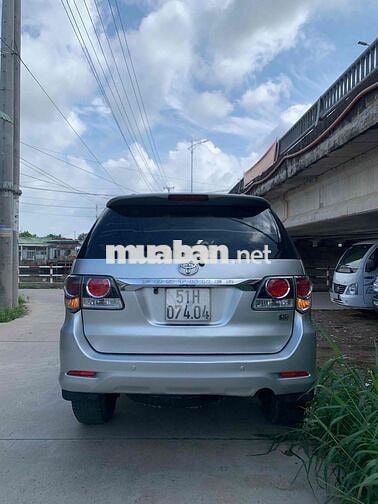 Toyota Fortuner 2015 2.4G Số sàn Bạc
