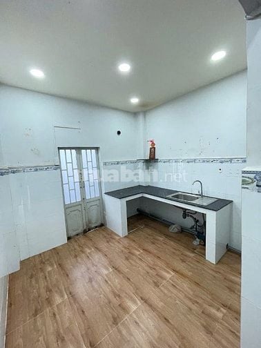 Thuê Nhà mặt tiền Bãi Sậy , Quận 6 
