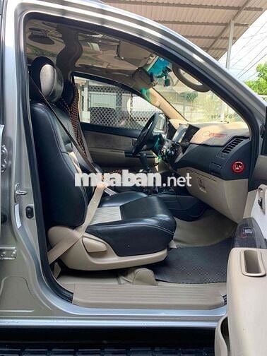 Toyota Fortuner 2015 2.4G Số sàn Bạc