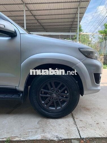 Toyota Fortuner 2015 2.4G Số sàn Bạc