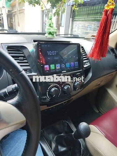 Toyota Fortuner Máy dầu Số sàn Bạc