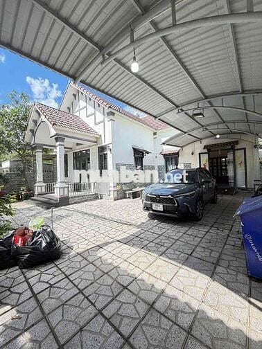 Nhà sân vườn 260m2 gần ĐH Tây Đô
