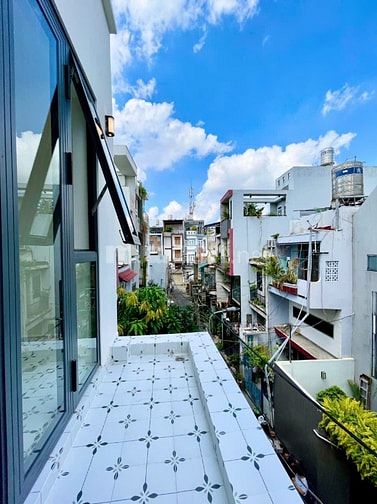 Nhà mới 100% 3 tầng 4PN full nội thất HXH Trường Chinh - Giá 6.5 tỷ