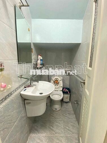 Nguyên căn 3PN hẻm xe hơi gần chung cư M One