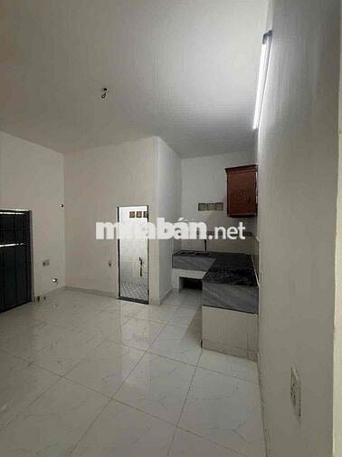 cho thuê nhà mt hẻm tx 35 q12 có đất phía sau Gia 8tr có bớt
