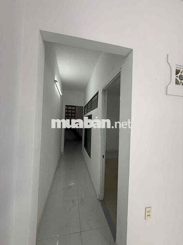cho thuê nhà mt hẻm tx 35 q12 có đất phía sau Gia 8tr có bớt